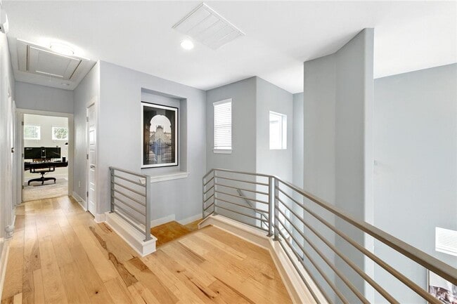 Building Photo - 7308 Oberon St