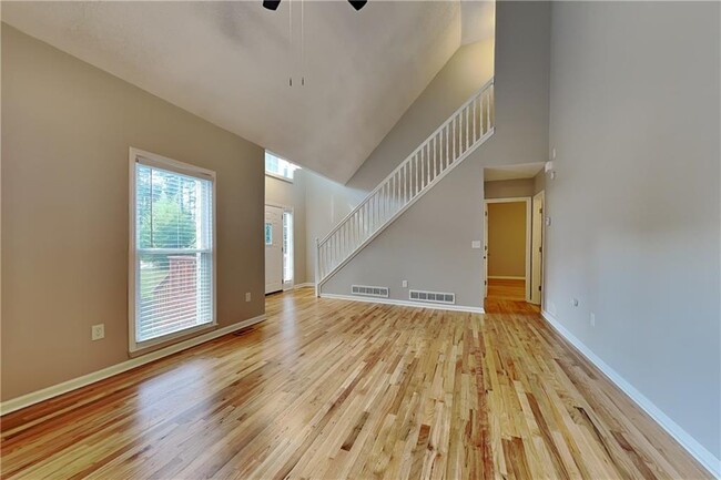 Building Photo - 44 Oak Landing Ct S