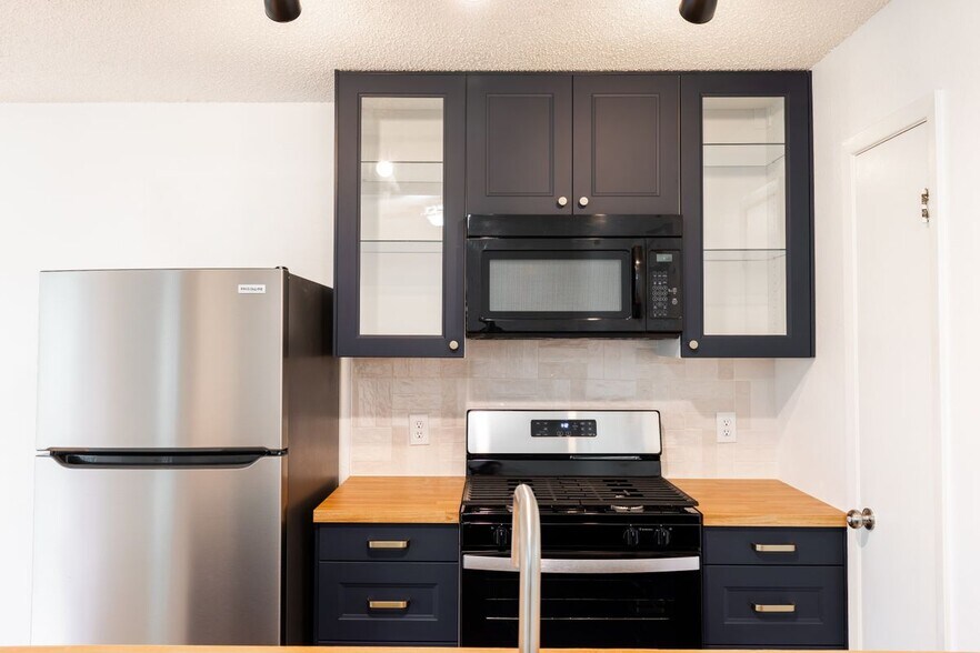 Building Photo - 706 Ramble Ln