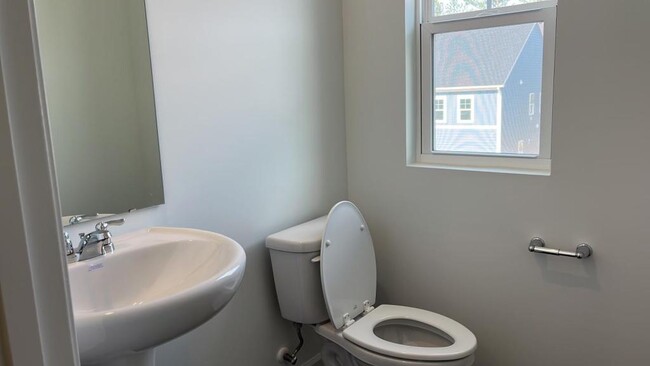 Building Photo - 836 Basswood Gln Trl