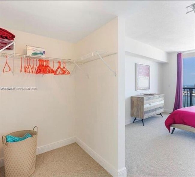 Building Photo - 750 N Bayshore Dr