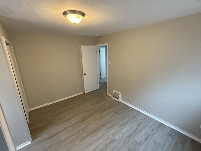 Building Photo - 7441 Calvin Ave