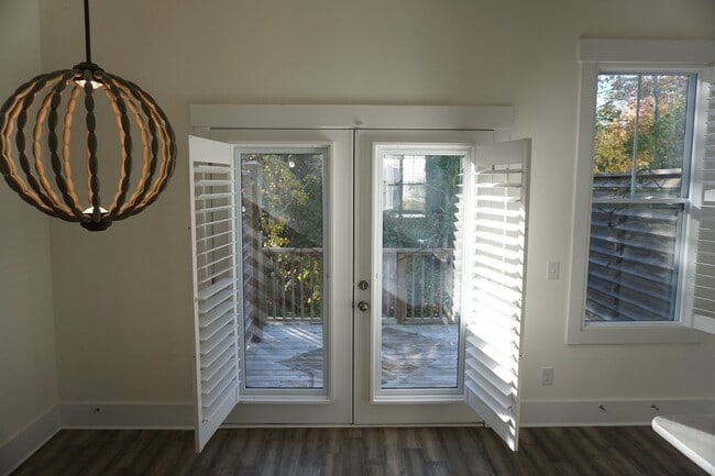Building Photo - 4032 Tamarisk Ln