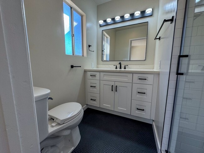 Building Photo - El Cerrito 3Bed/2Ba Private Yard, off-street parking Just renovated