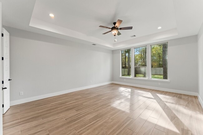 Building Photo - 7007 Longmire Cir