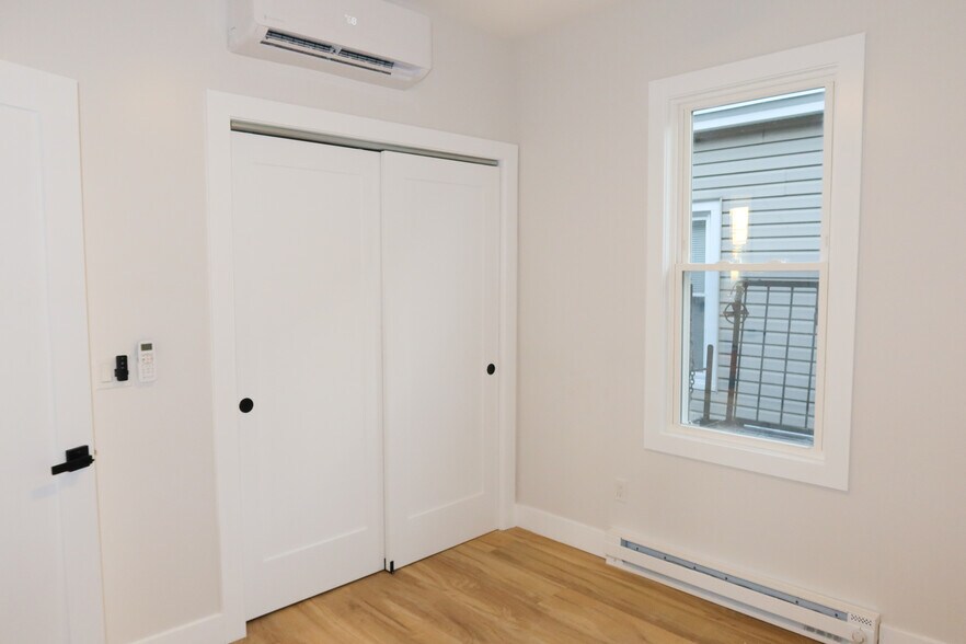 Building Photo - 116 Van Riper Ave