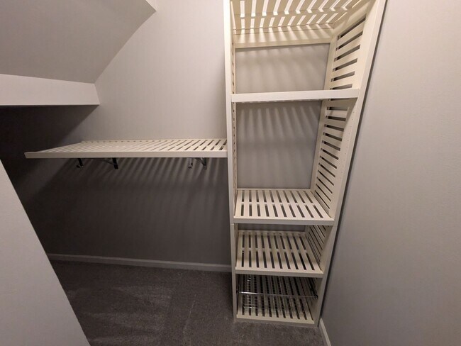 Building Photo - 404 Wallace St