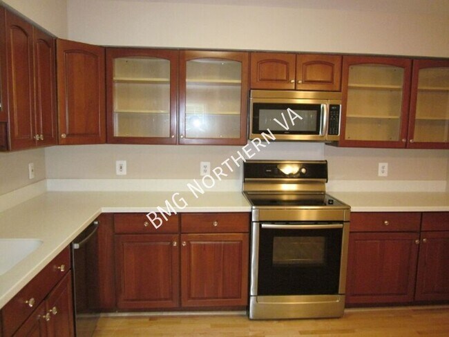 Building Photo - 1160 Wimbledon Dr