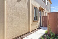 Building Photo - Gorgeous 1 Bed, 1 Bath Property