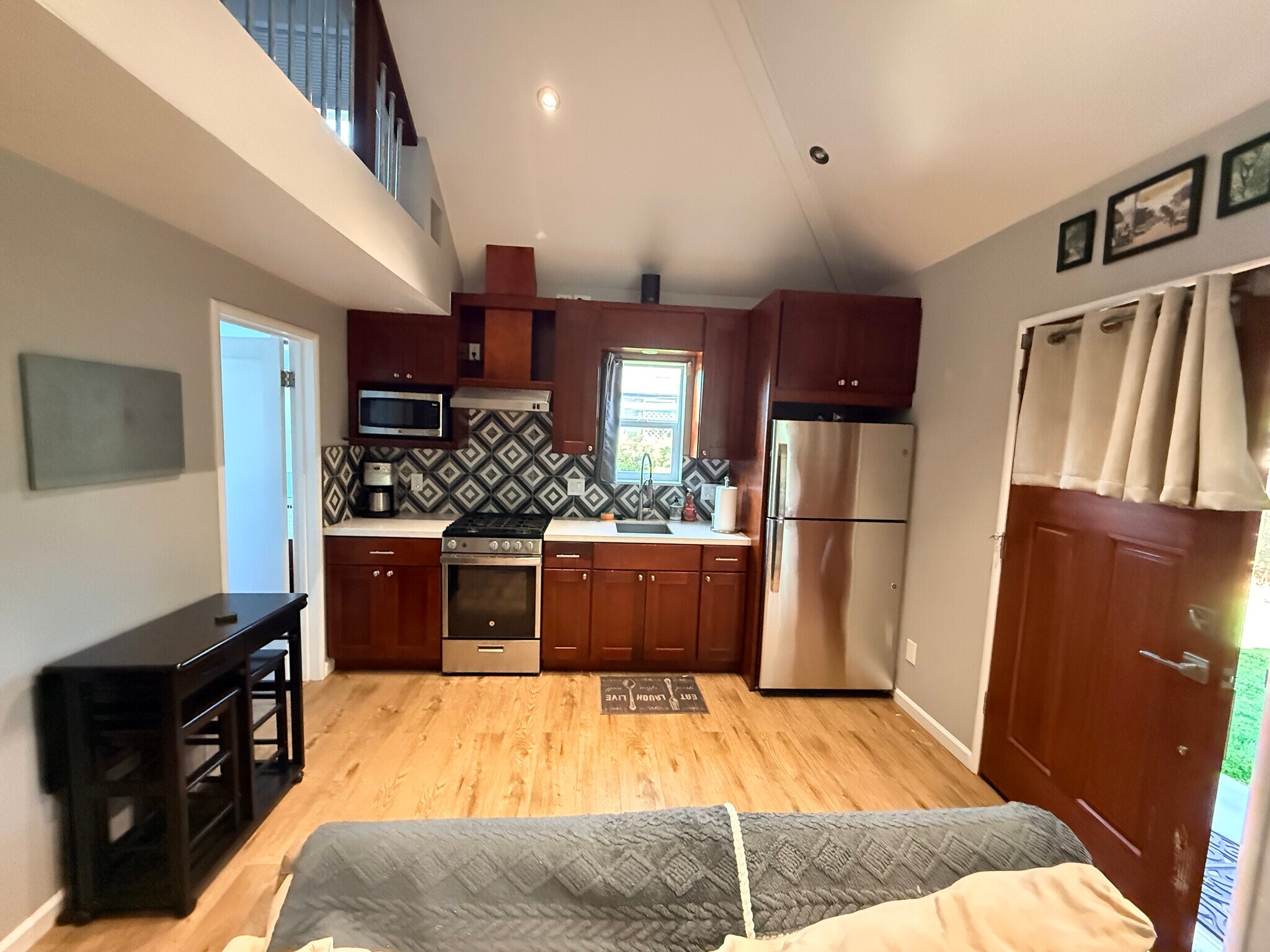 Full kitchen - 149 Cherry Ln