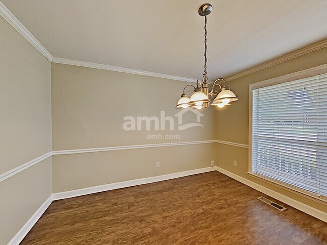 Building Photo - 2581 Douglas Ln
