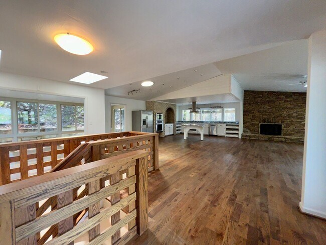 Building Photo - Central AVL - Large Custom Built Home with...