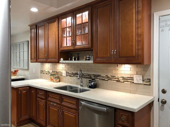 Building Photo - 5058 Garden Way