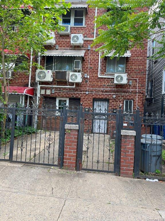 Building Photo - 730 E 217th St