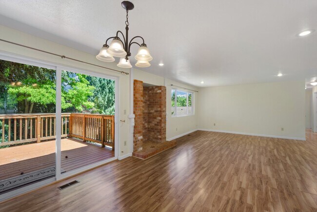 Building Photo - 4bd/2.5ba Kirkland Home