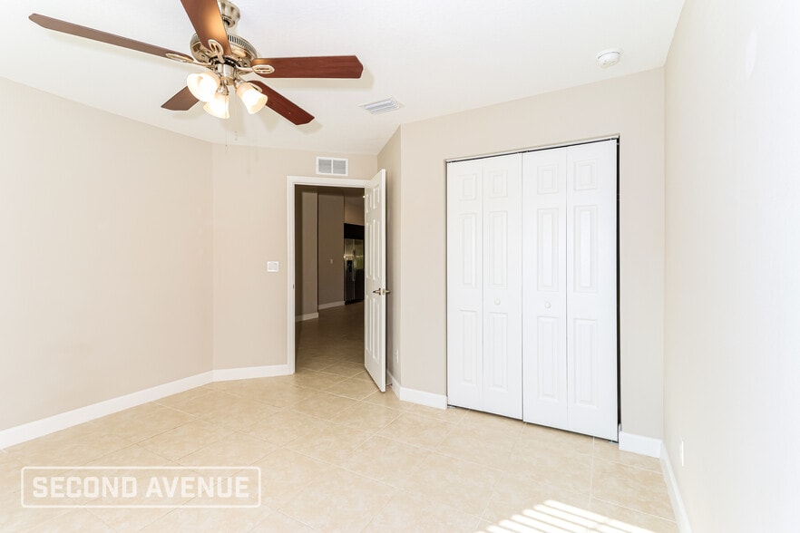 Building Photo - 1689 Waltz St SE