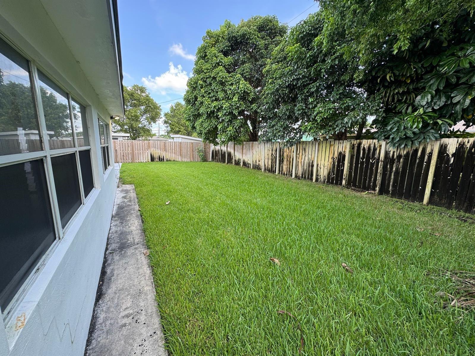 Building Photo - 7571 Eaton St