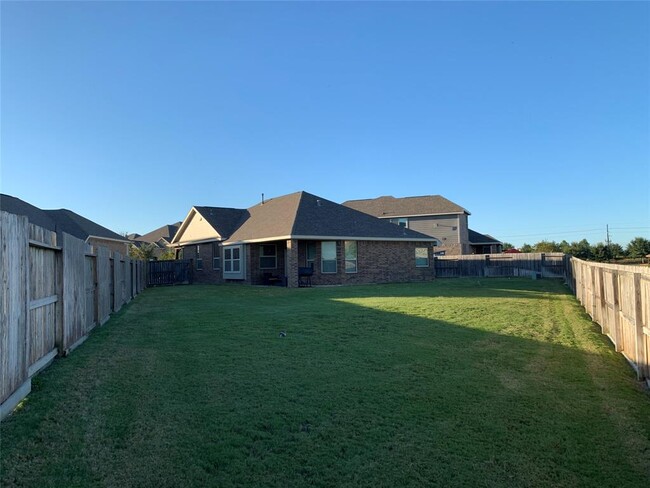 Building Photo - 8902 Pinenut Dr