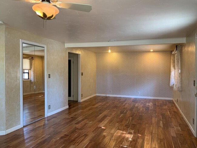 Building Photo - 2 Bedroom Country Home in Hollister