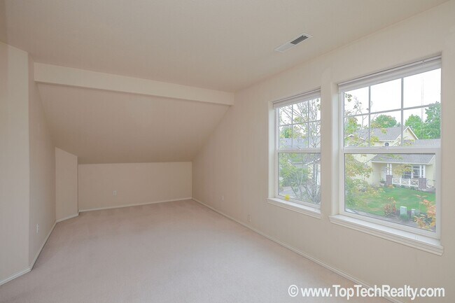 Building Photo - Lovely Traditional 2BD · 2.5BA + Office/De...