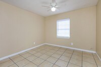 Building Photo - 5901 S Dale Mabry Hwy
