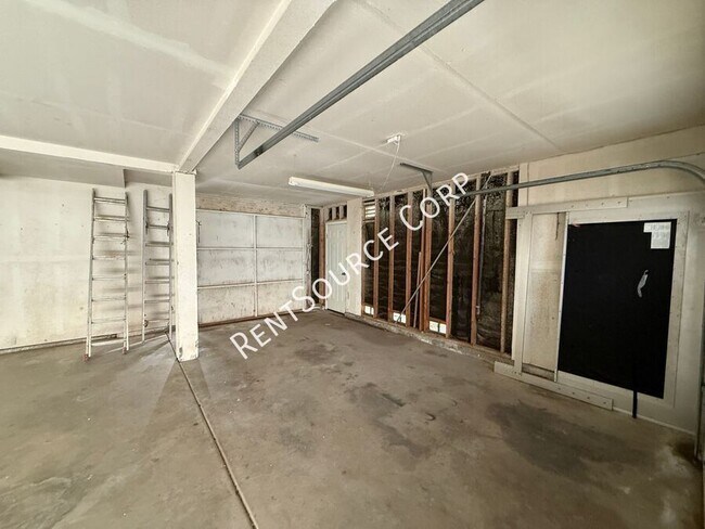 Building Photo - 42456 Coronet Ct