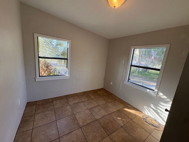 Building Photo - 3 Bed / 2 Bath Single-Family Home Near Downtown Eustis