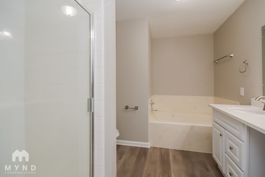 Building Photo - 19806 Azalea Valley Dr