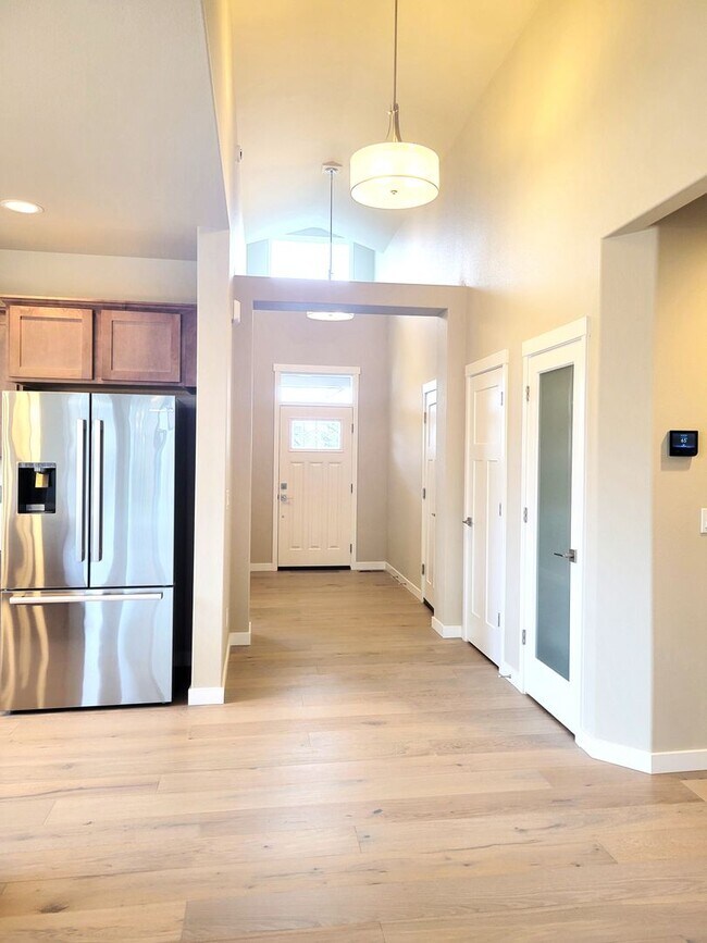 Building Photo - Brand new 2 bedroom home + den