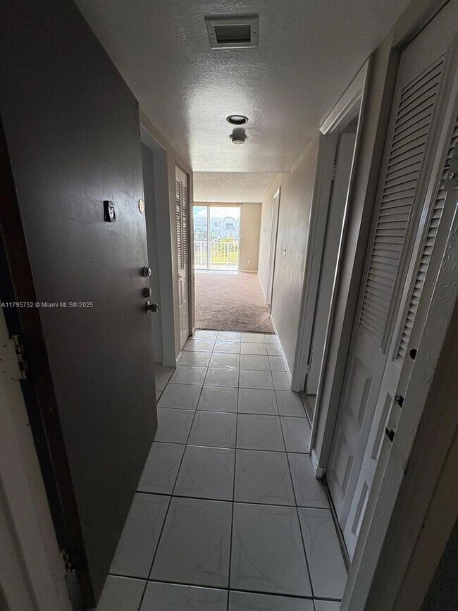 Building Photo - 484 NW 165th St