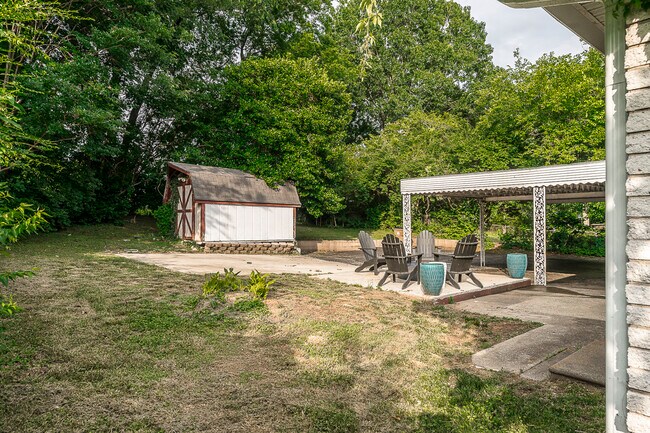 Building Photo - 1813 Welcome Ln