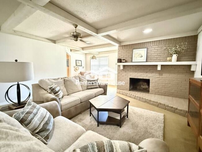 Building Photo - Spacious Corner-Lot Home with Cozy Charm a...