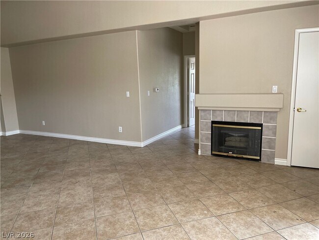 Building Photo - 5125 W Reno Ave