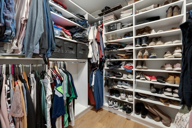 Building Photo - 1350-1313 13th Ave