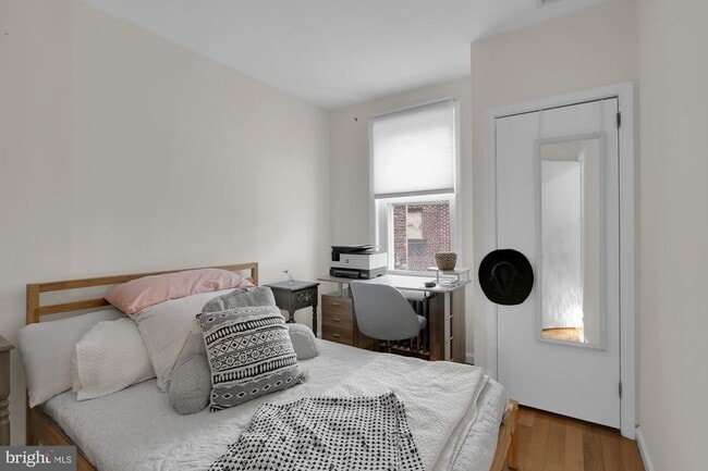 Building Photo - 412 Greenwich St