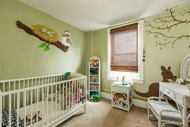 Building Photo - Charming 3BR / 1 BA Home Near F&M With Pri...