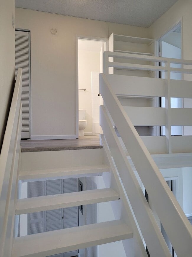 Building Photo - Available July 1, 2026 | A 3 Bedroom, 2.5 bath Townhouse with 2 parking stalls in Hokuala Hale