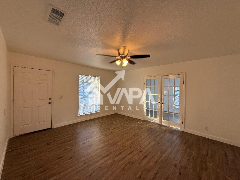 Building Photo - 1906 Wilsons Creek St