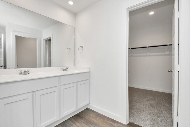 Building Photo - 1123 Briscoe Ct