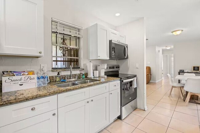 Building Photo - 4561 Evers Pl