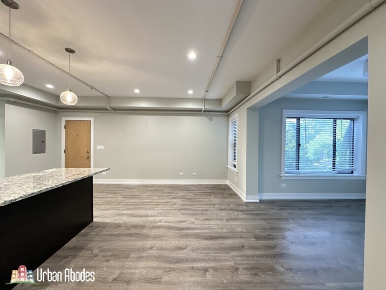 Building Photo - 1124 Maple Ave