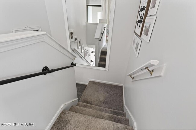 Building Photo - 805 Old Bridge Rd