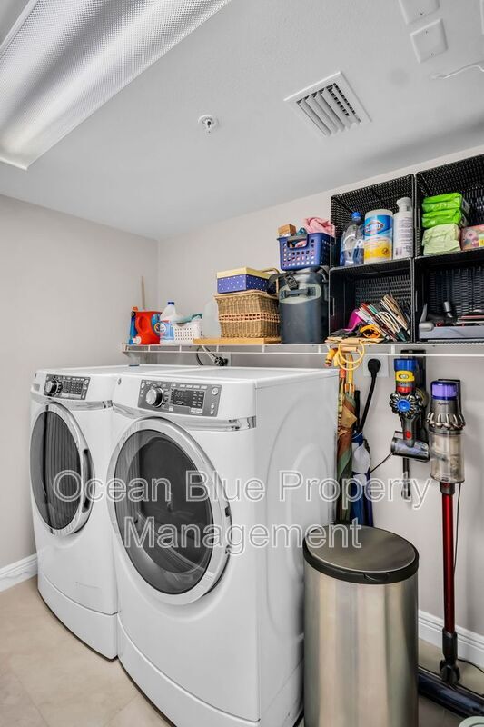 Building Photo - 223 Island Way