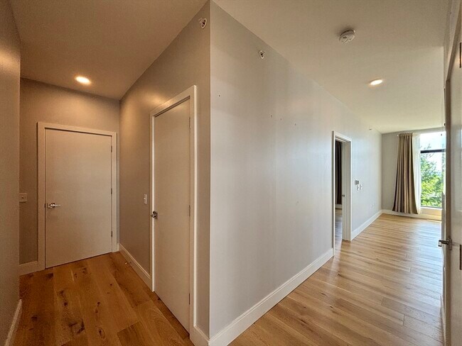 Building Photo - 191 Washington St