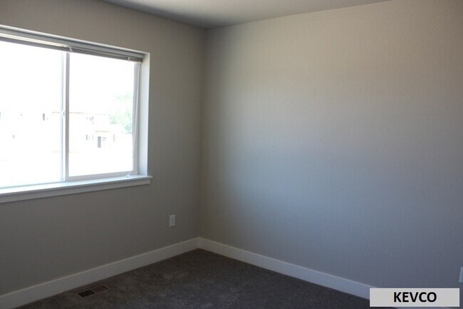 Building Photo - Gorgeous House in Dry Creek Neighborhood!