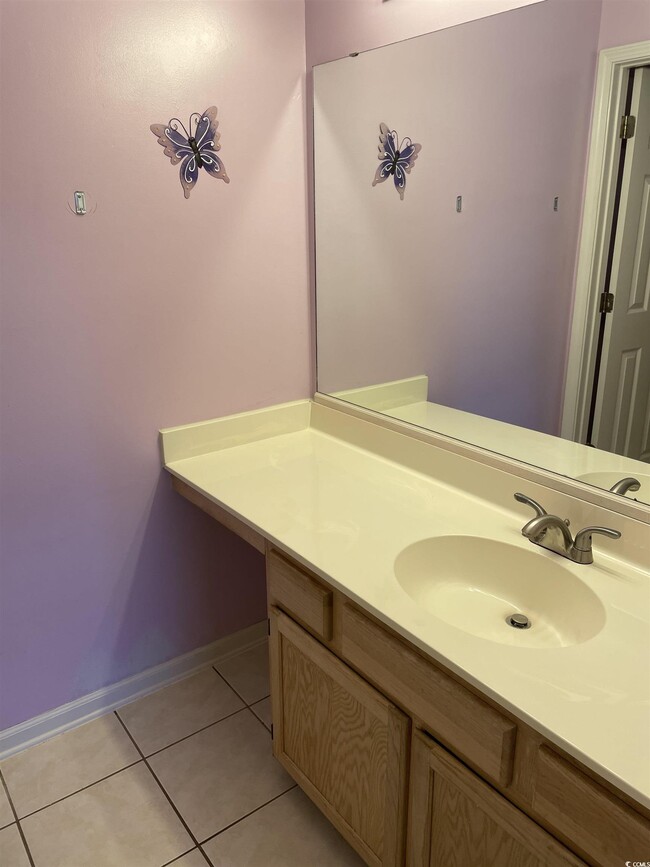 Building Photo - 541 White River Dr
