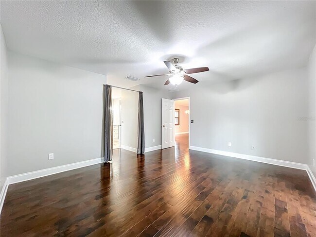 Building Photo - 9134 Sabal Palm Cir