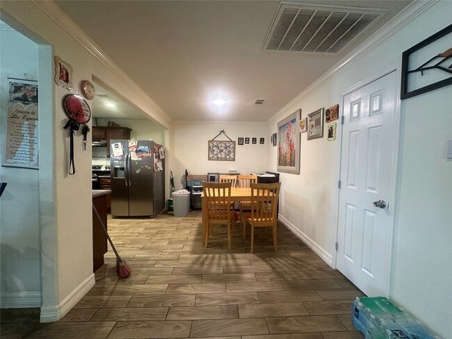 Building Photo - 3331 Longhorn Dr