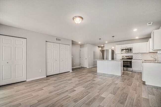 Building Photo - 6204 Aurelius Rd