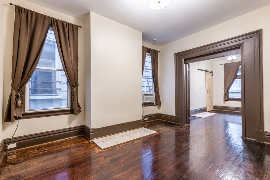 Building Photo - 1013 Ross Ave